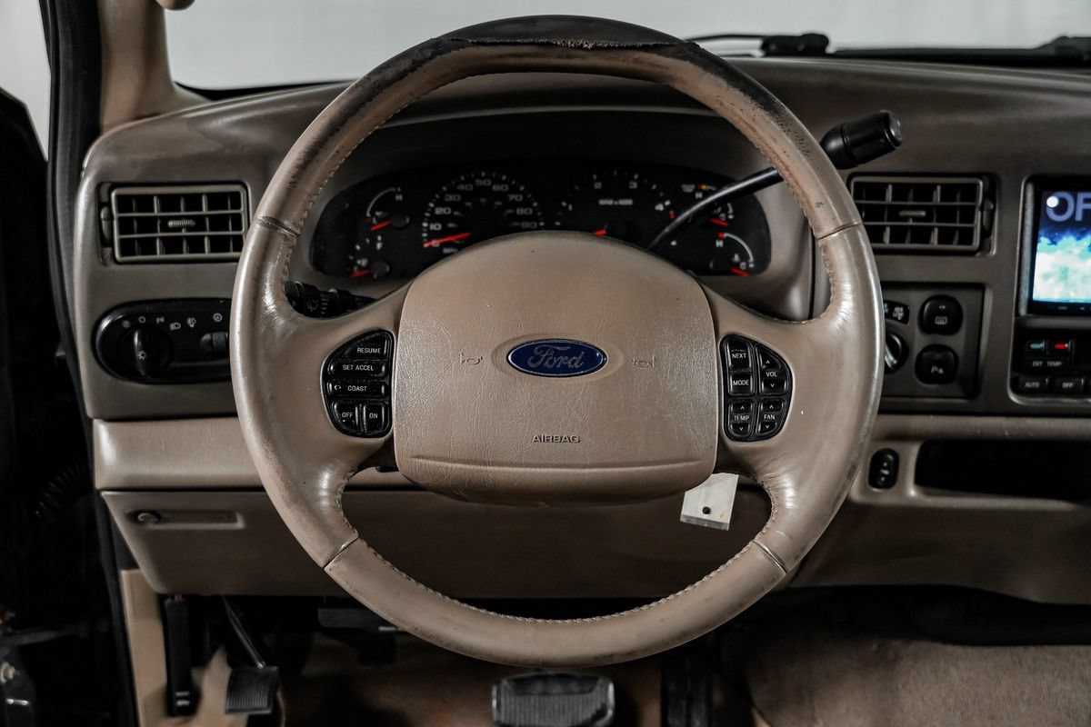 Used 2004 Ford Excursion Limited AWD/4WD image 16