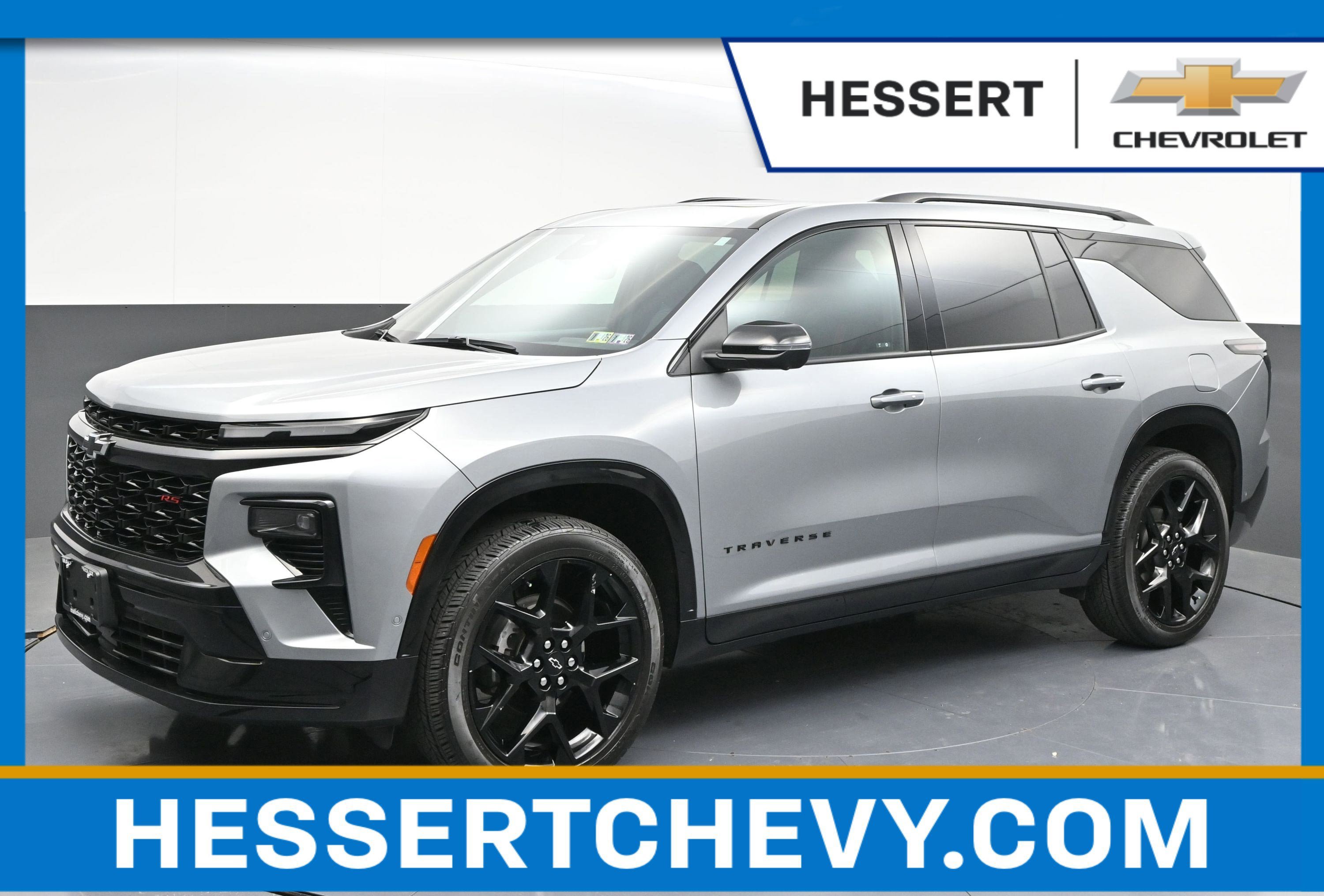 Used 2024 Chevrolet Traverse RS FWD image 1