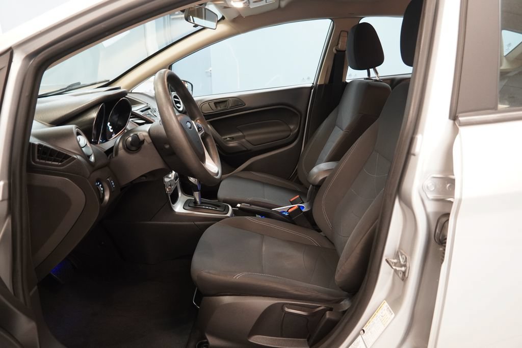 Used 2018 Ford Fiesta SE FWD image 5