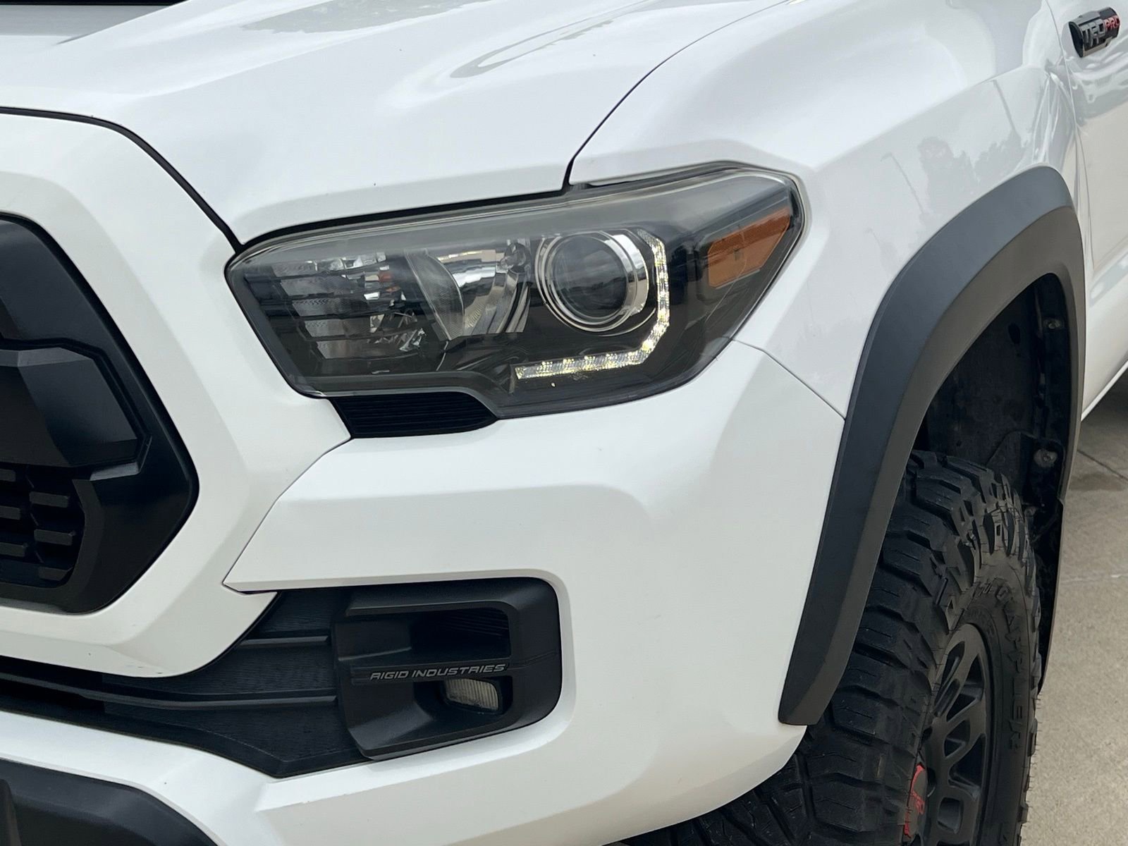 Used 2019 Toyota Tacoma TRD Pro AWD/4WD image 4