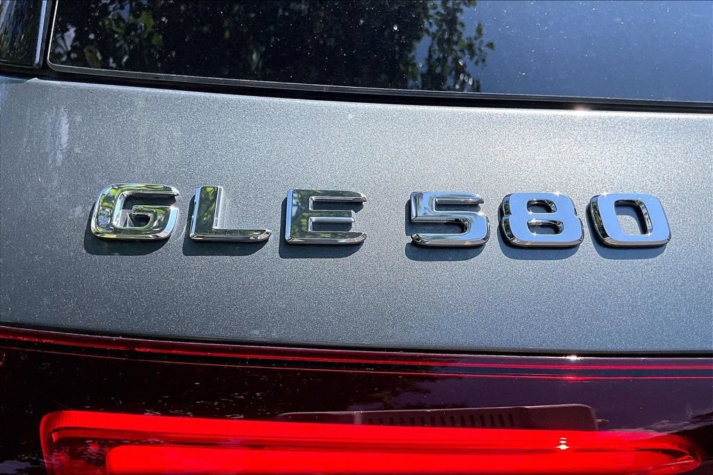 Used 2025 Mercedes-Benz GLE 580 4MATIC image 33