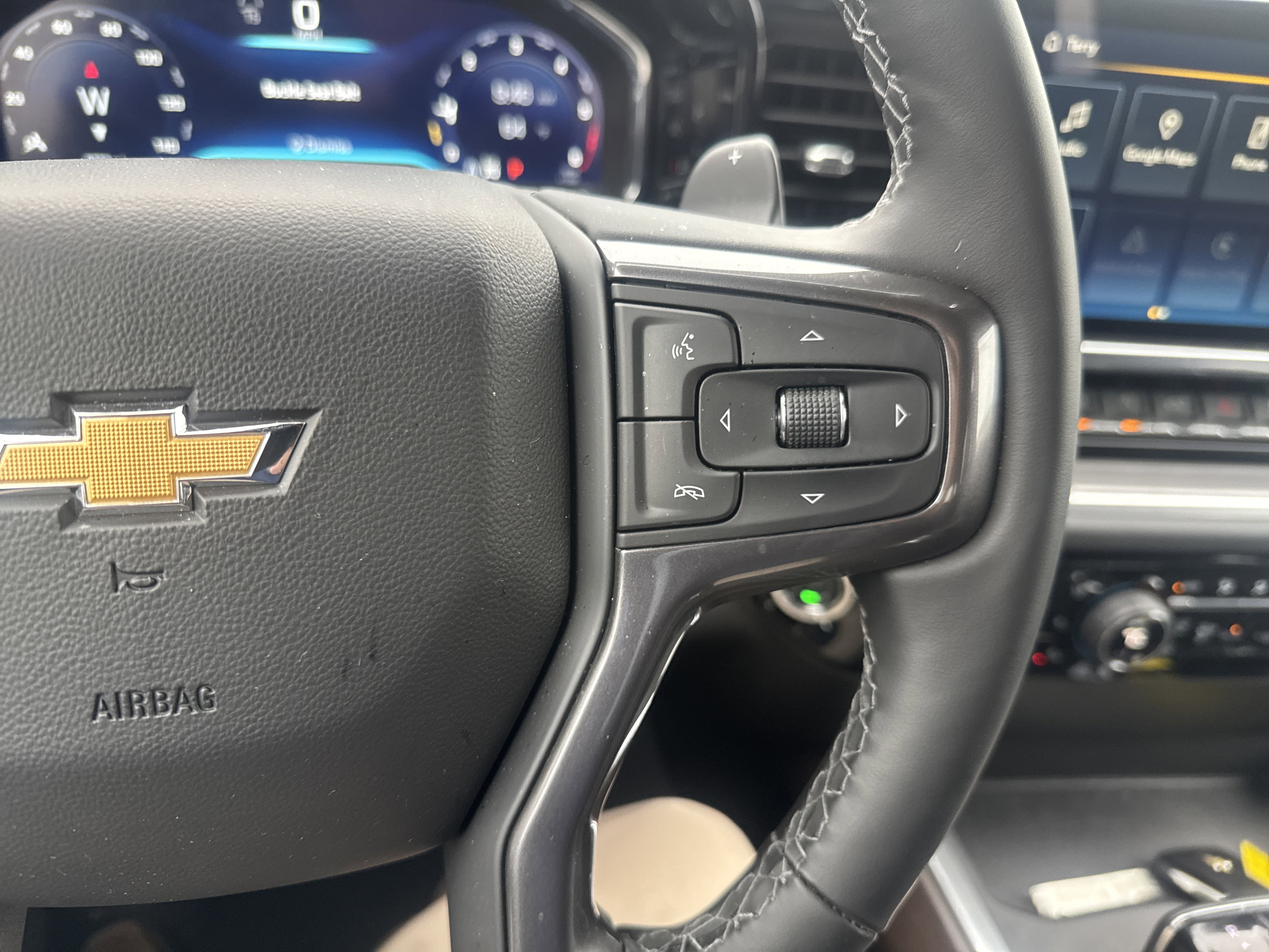 Used 2025 Chevrolet Silverado 1500 High Country w/ Technology Package AWD/4WD image 19
