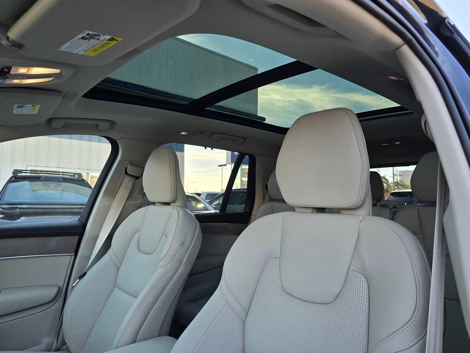 New 2026 Volvo XC90 B6 Ultra w/ Protection Package image 22