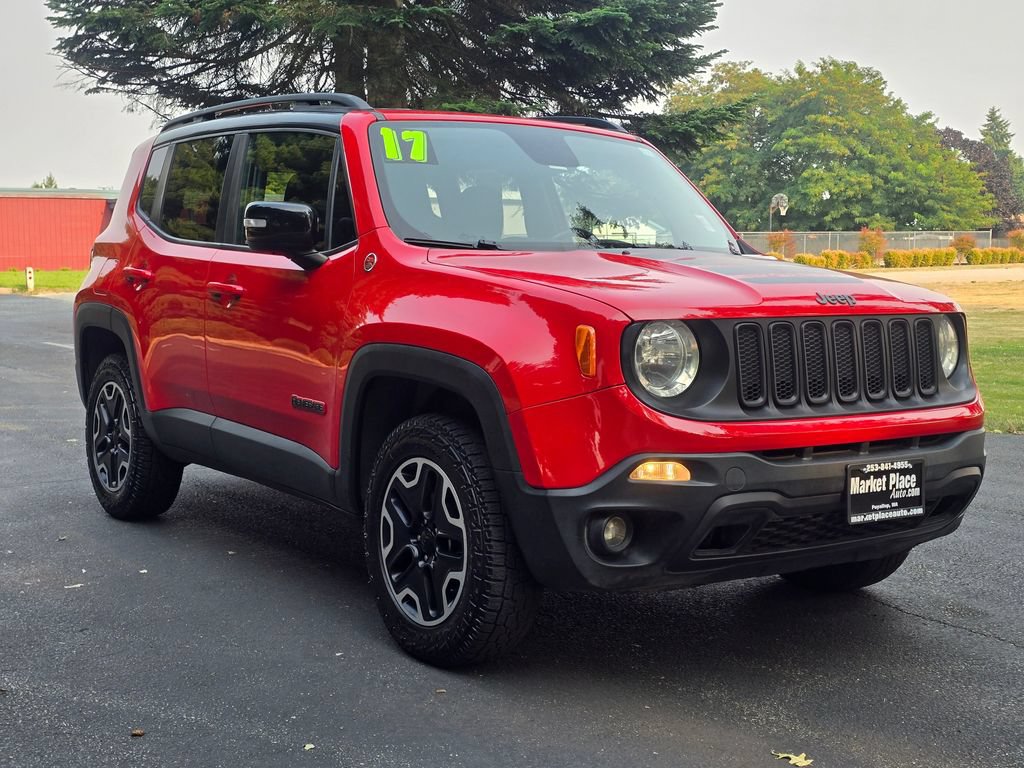 Used 2017 Jeep Renegade Trailhawk AWD/4WD image 8