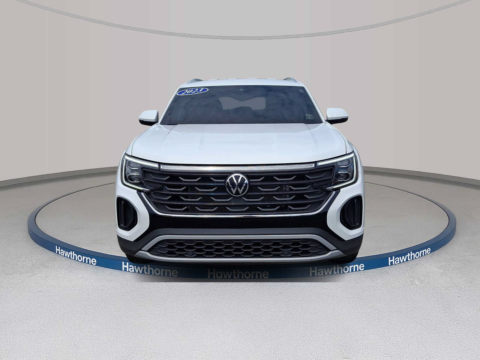 Used 2024 Volkswagen Atlas Cross Sport SE AWD/4WD image 2