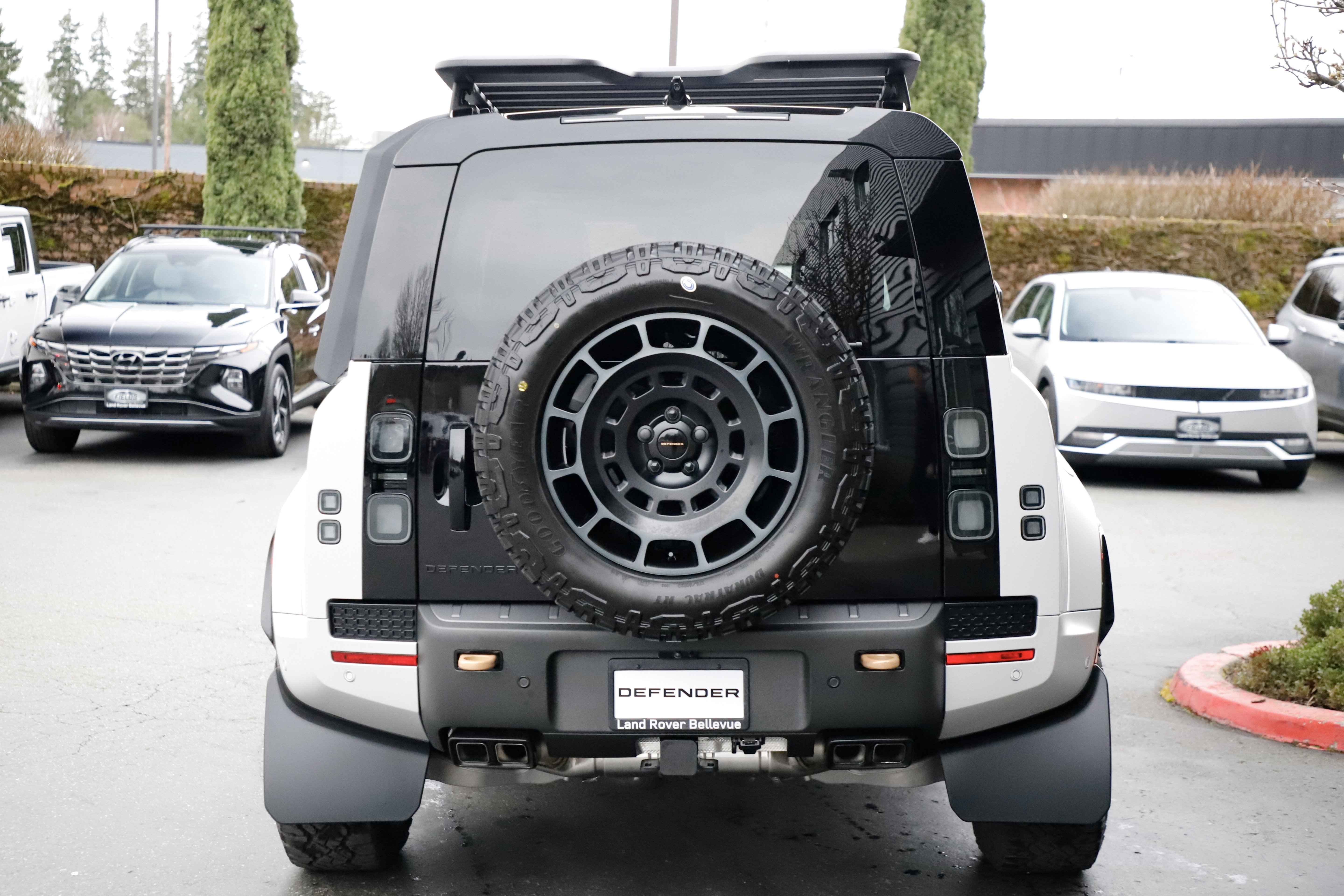 New 2026 Land Rover Defender 110 OCTA AWD/4WD image 6