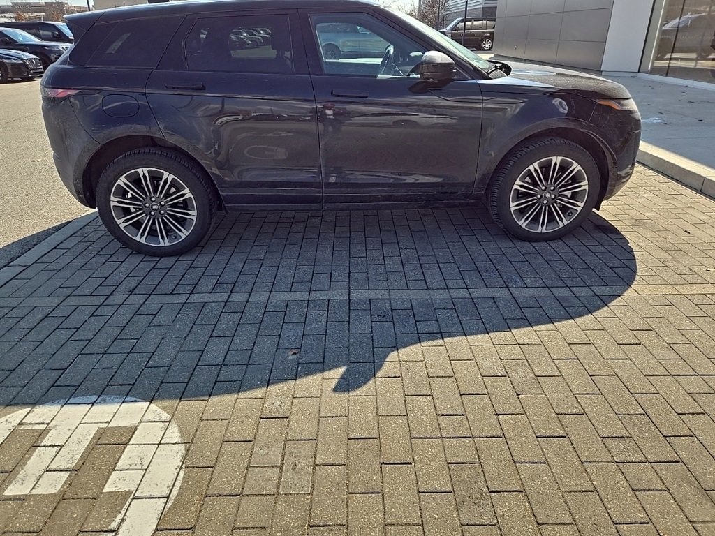 Used 2025 Land Rover Range Rover Evoque S image 4