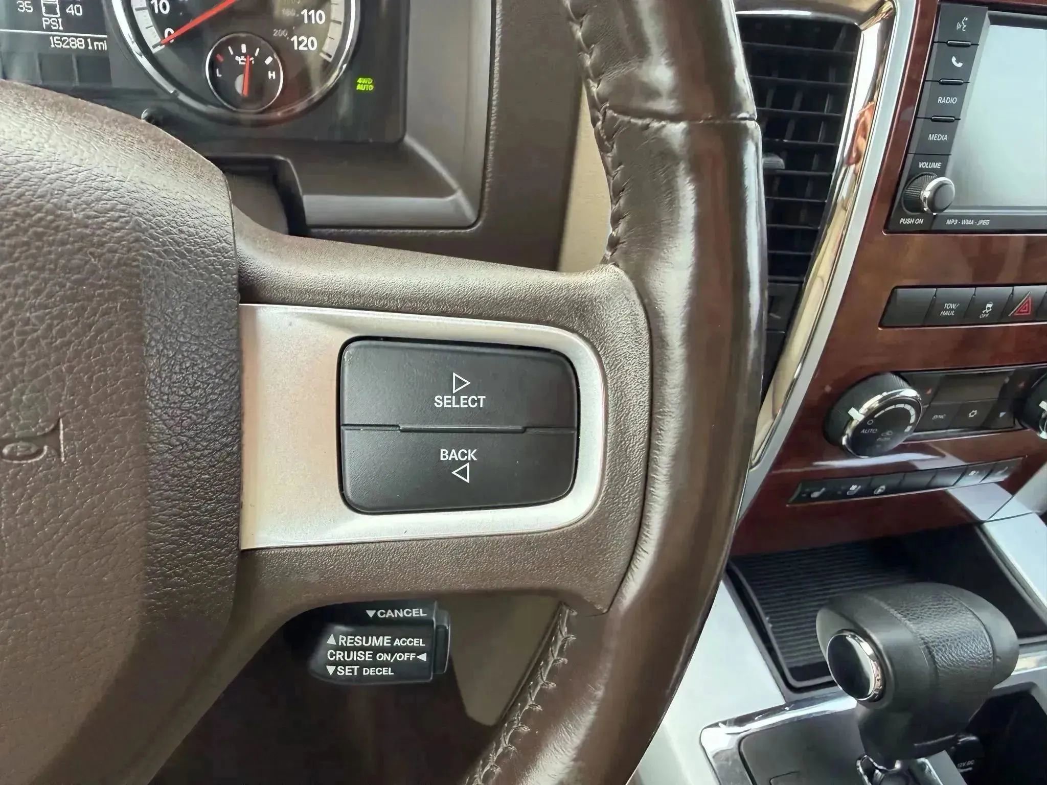 Used 2011 RAM 1500 Laramie AWD/4WD image 21