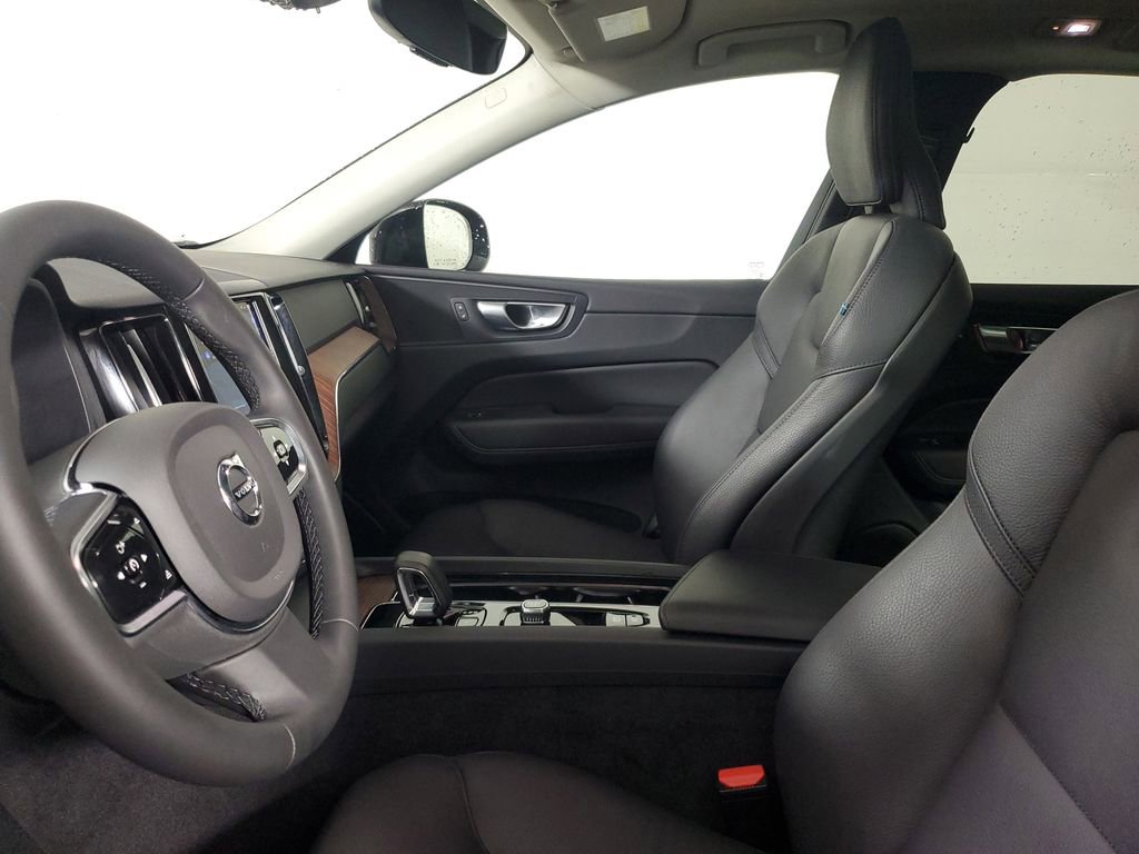 Certified 2024 Volvo XC60 B5 Plus w/ Protection Package Premier AWD/4WD image 22