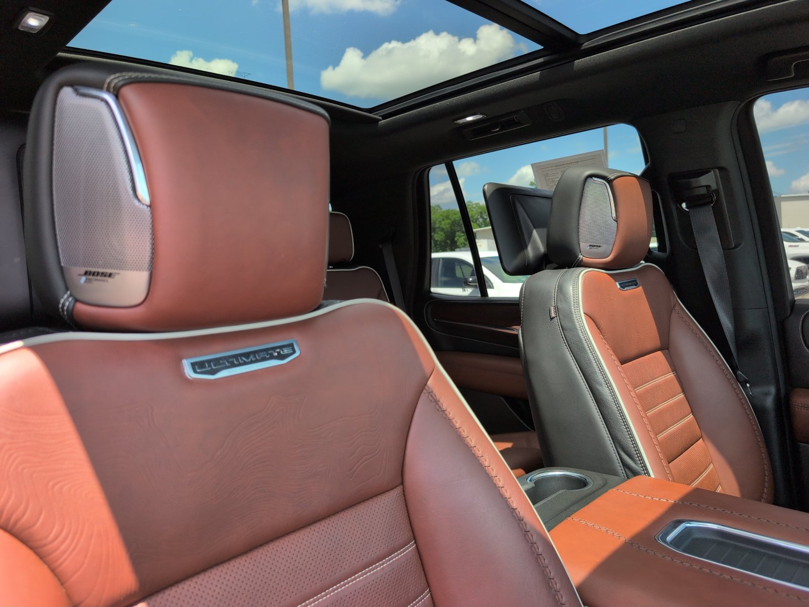 Used 2023 GMC Yukon Denali Ultimate AWD/4WD image 23