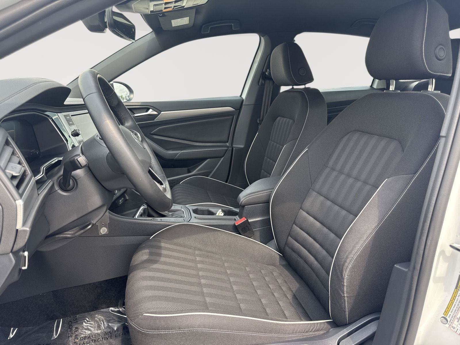 Used 2024 Volkswagen Jetta Sport FWD image 4