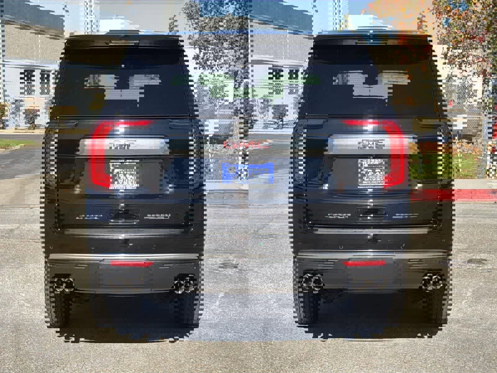 Used 2023 GMC Yukon XL Denali image 5