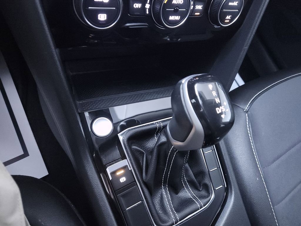 Used 2024 Volkswagen Taos SE image 19