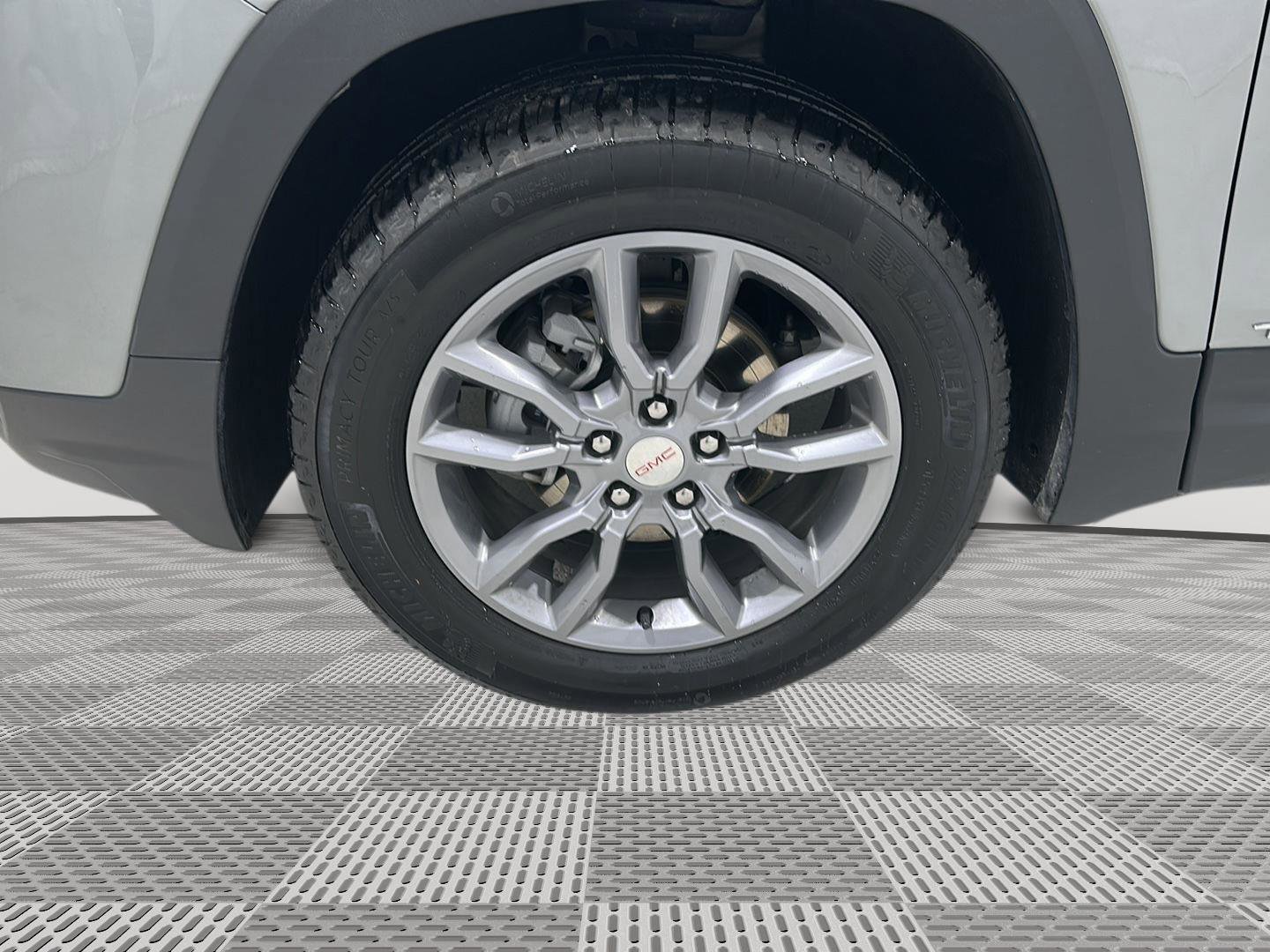 Used 2024 GMC Terrain SLT image 29