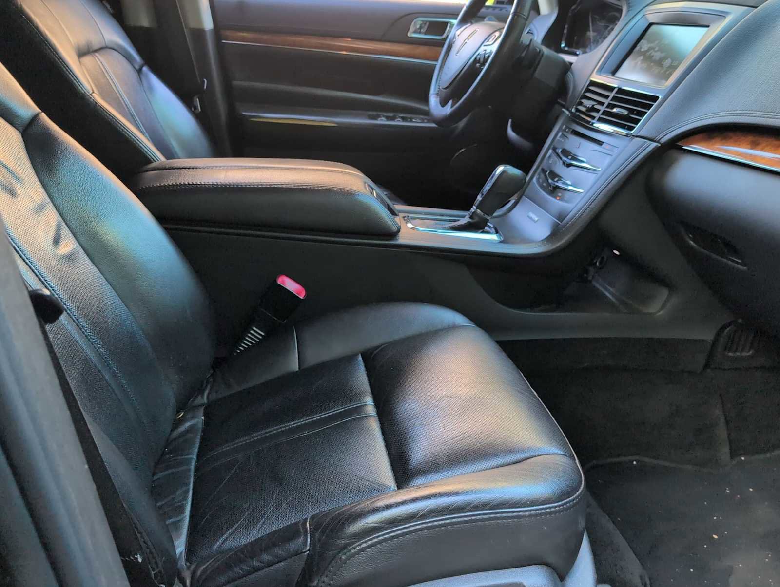 Used 2014 Lincoln MKT AWD w/ Equipment Group 201A image 21