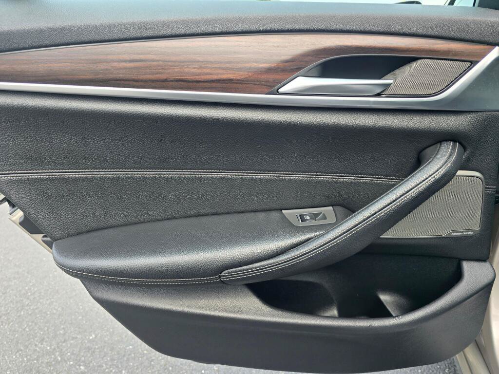 Used 2017 BMW 530i RWD image 18