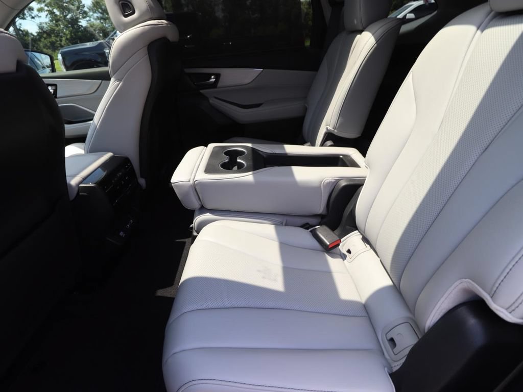 Used 2023 Acura MDX FWD w/ Technology Package image 12