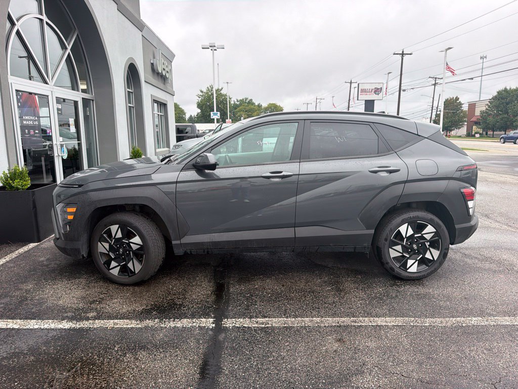 Used 2025 Hyundai Kona SEL AWD/4WD image 2