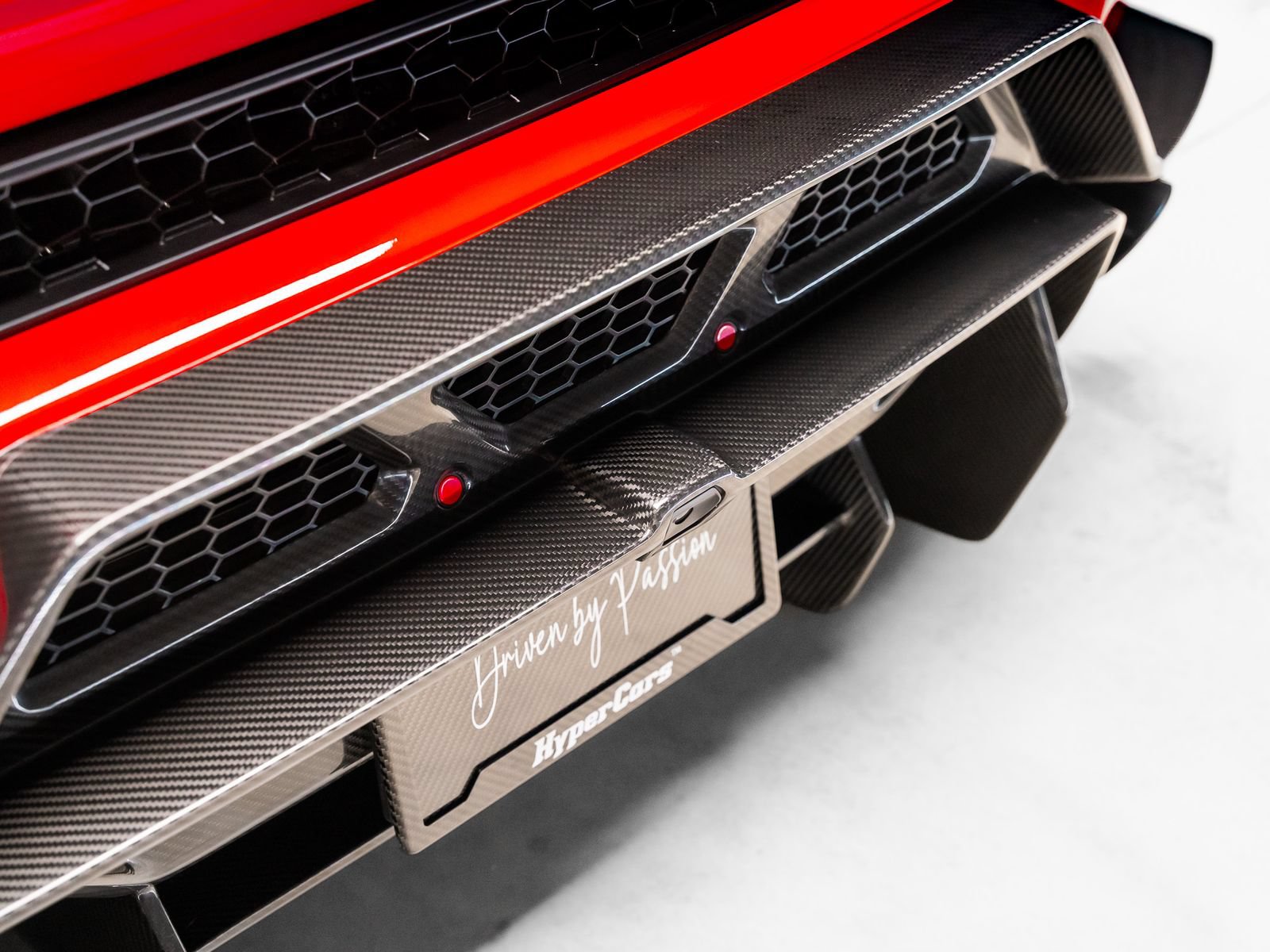 Used 2017 Lamborghini Huracan LP 610-4 AWD/4WD image 2