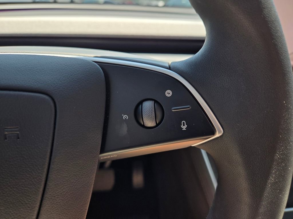 Used 2026 Tesla Model Y 2WD image 28