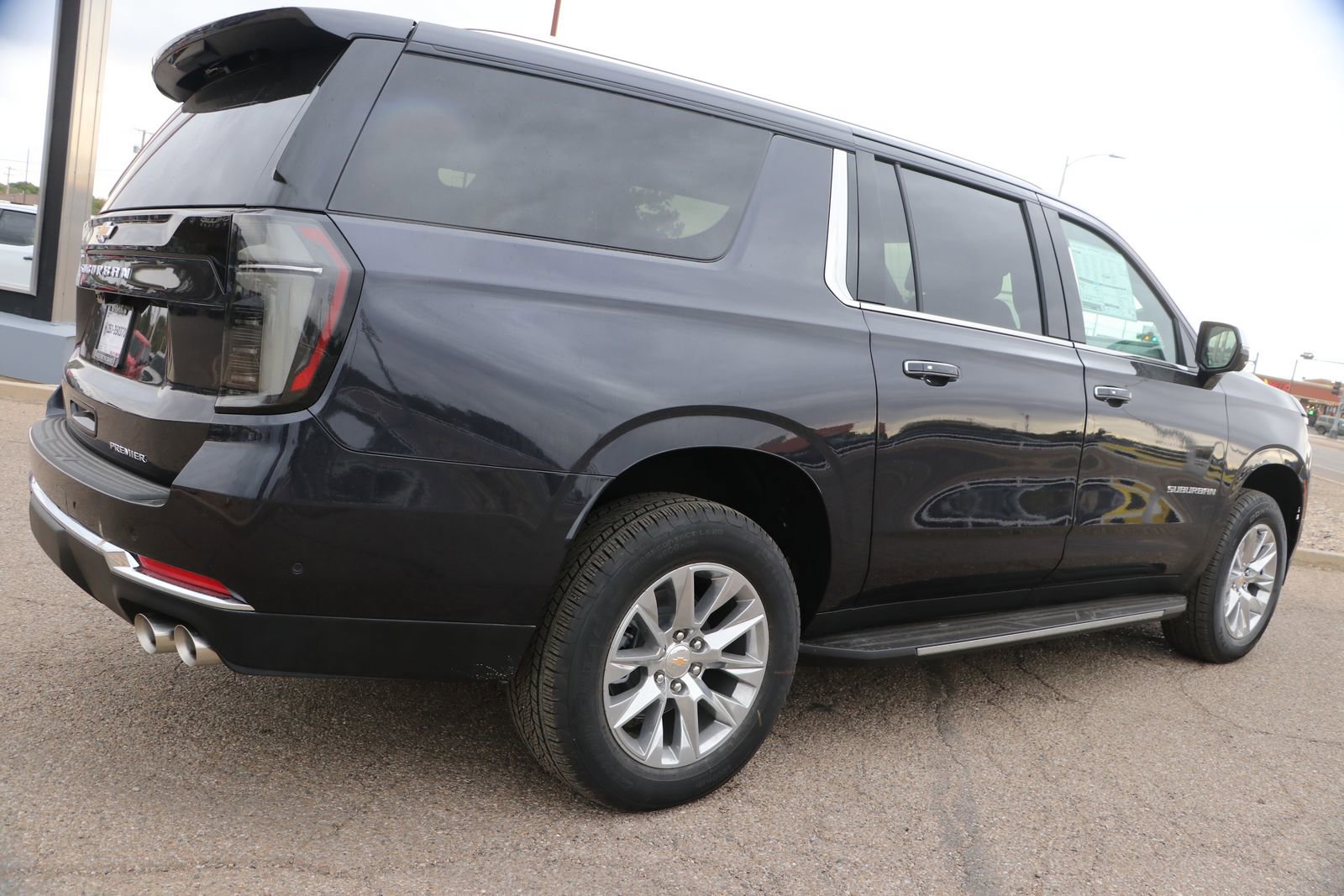New 2026 Chevrolet Suburban Premier image 7