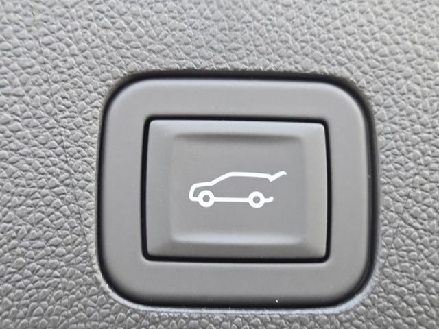 New 2026 Chevrolet Suburban High Country AWD/4WD image 24