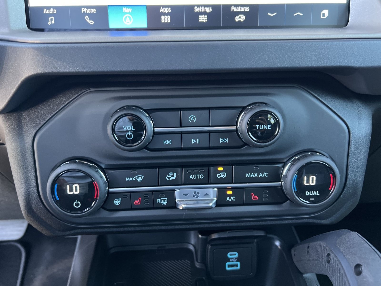 New 2025 Ford Bronco Outer Banks w/ Sasquatch Package AWD/4WD image 29