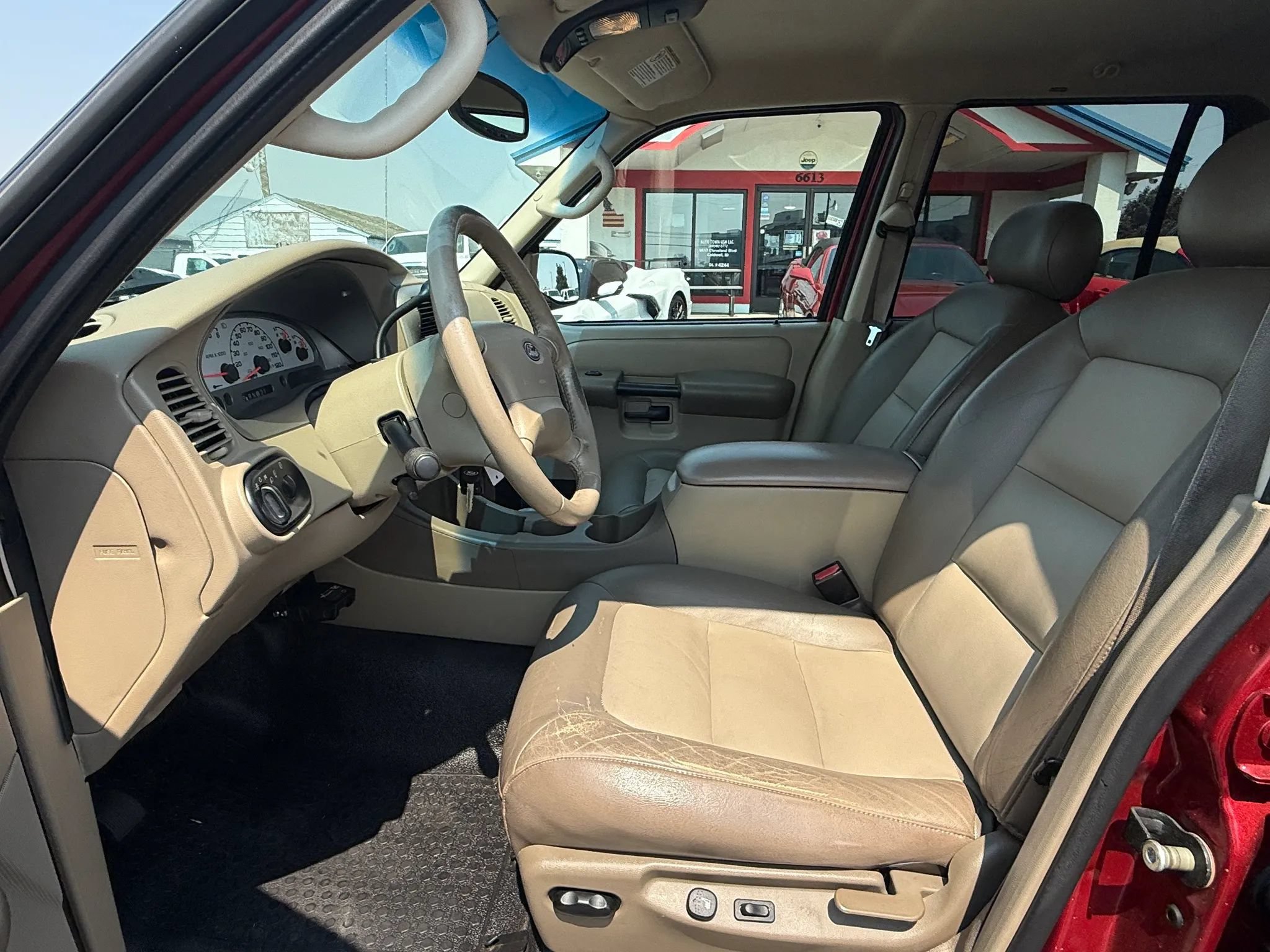 Used 2004 Ford Explorer Sport Trac XLT AWD/4WD image 9