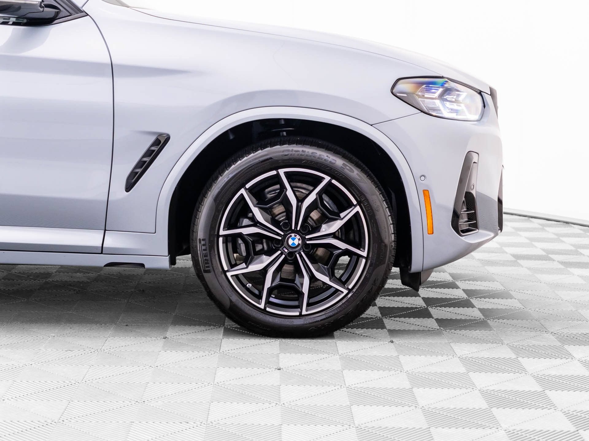 Certified 2025 BMW X4 xDrive30i w/ Premium Package AWD/4WD image 41
