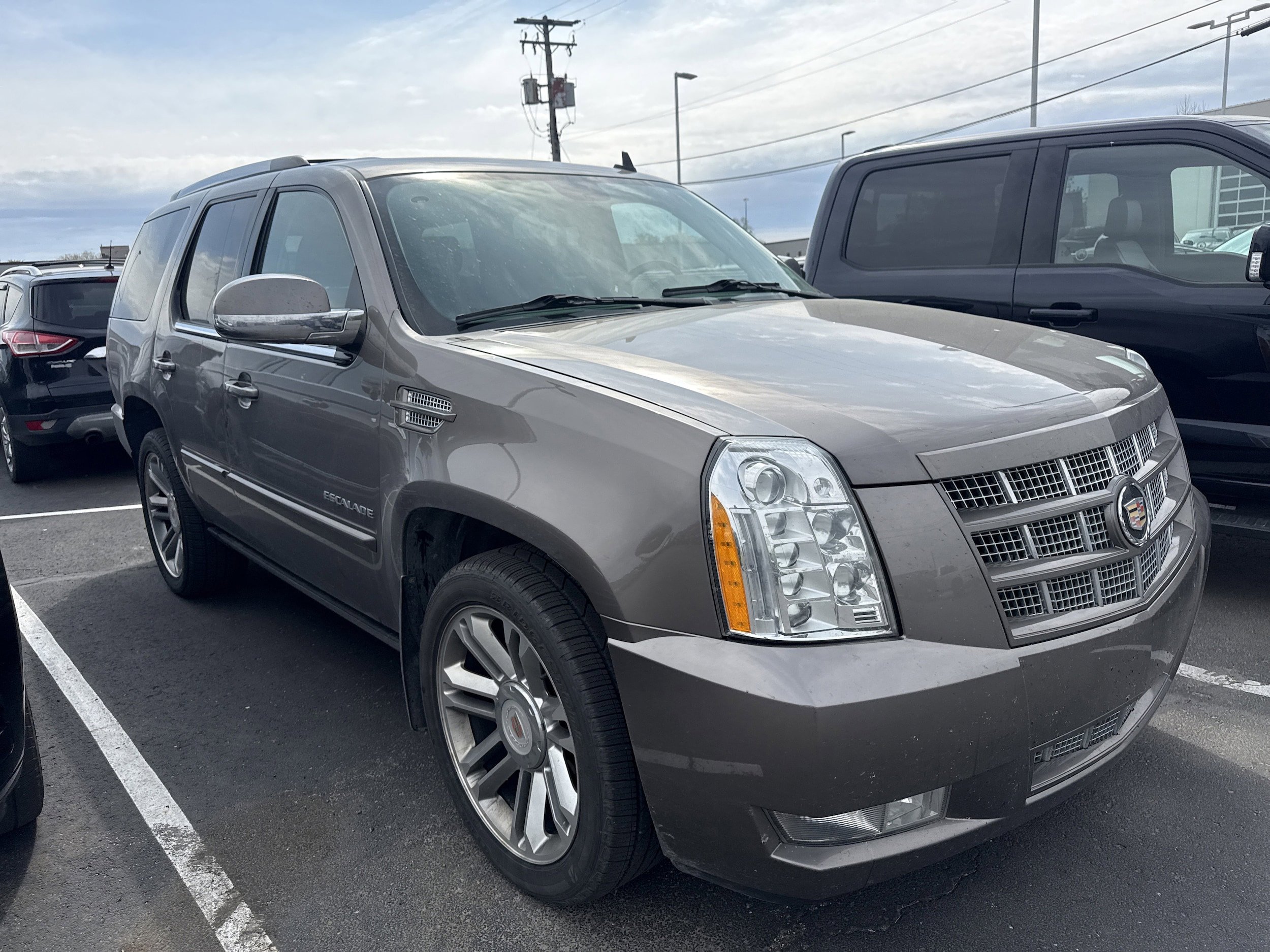 Used 2014 Cadillac Escalade Premium AWD/4WD image 5