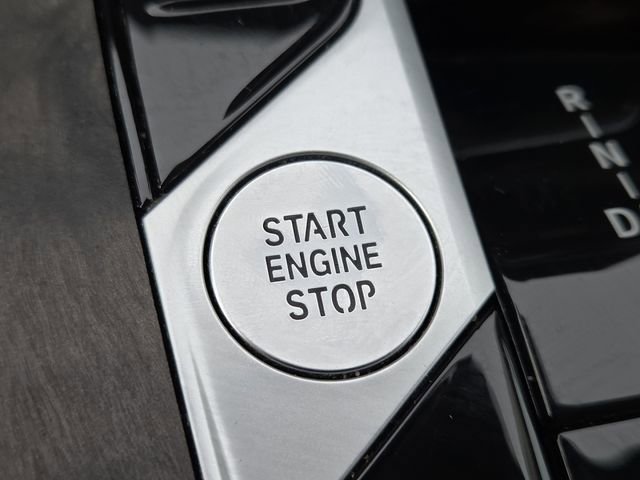 Used 2024 BMW X7 xDrive40i w/ Premium Package image 15