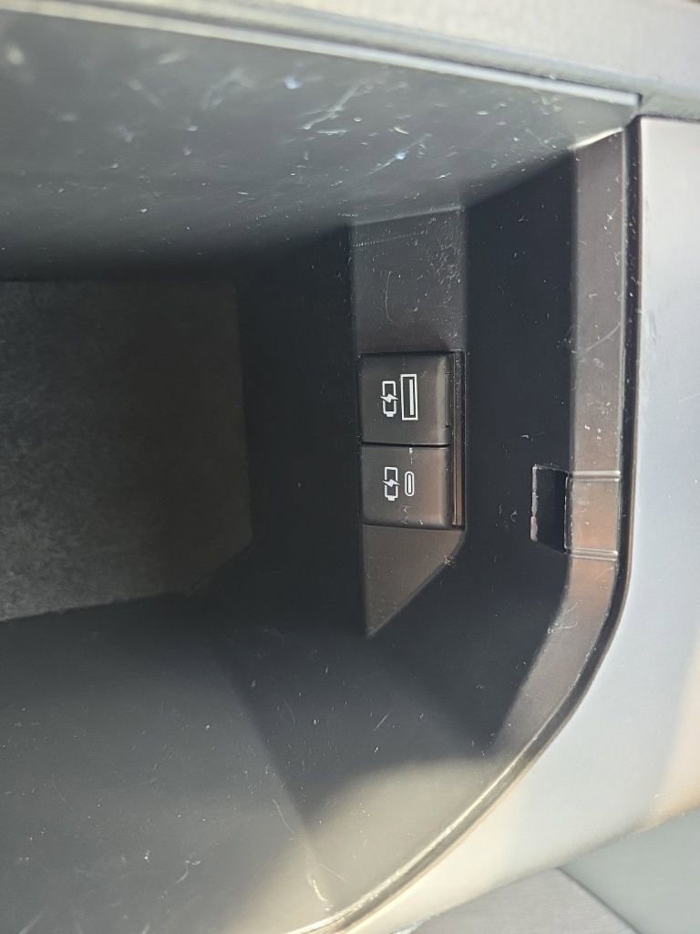 Used 2023 Toyota Camry LE image 34