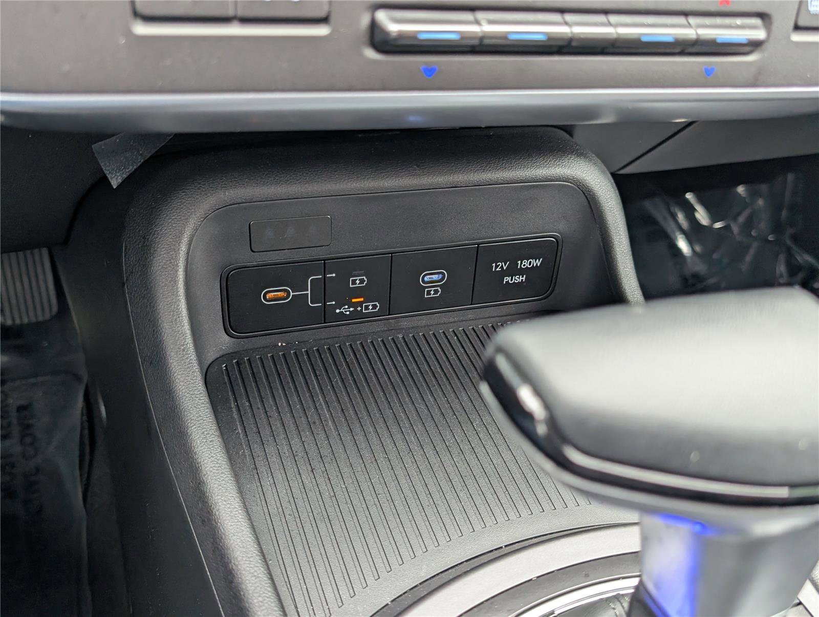 Used 2025 Hyundai Kona SEL image 25