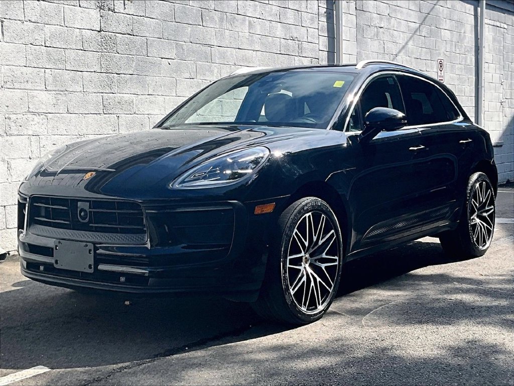 Certified 2023 Porsche Macan AWD/4WD image 1