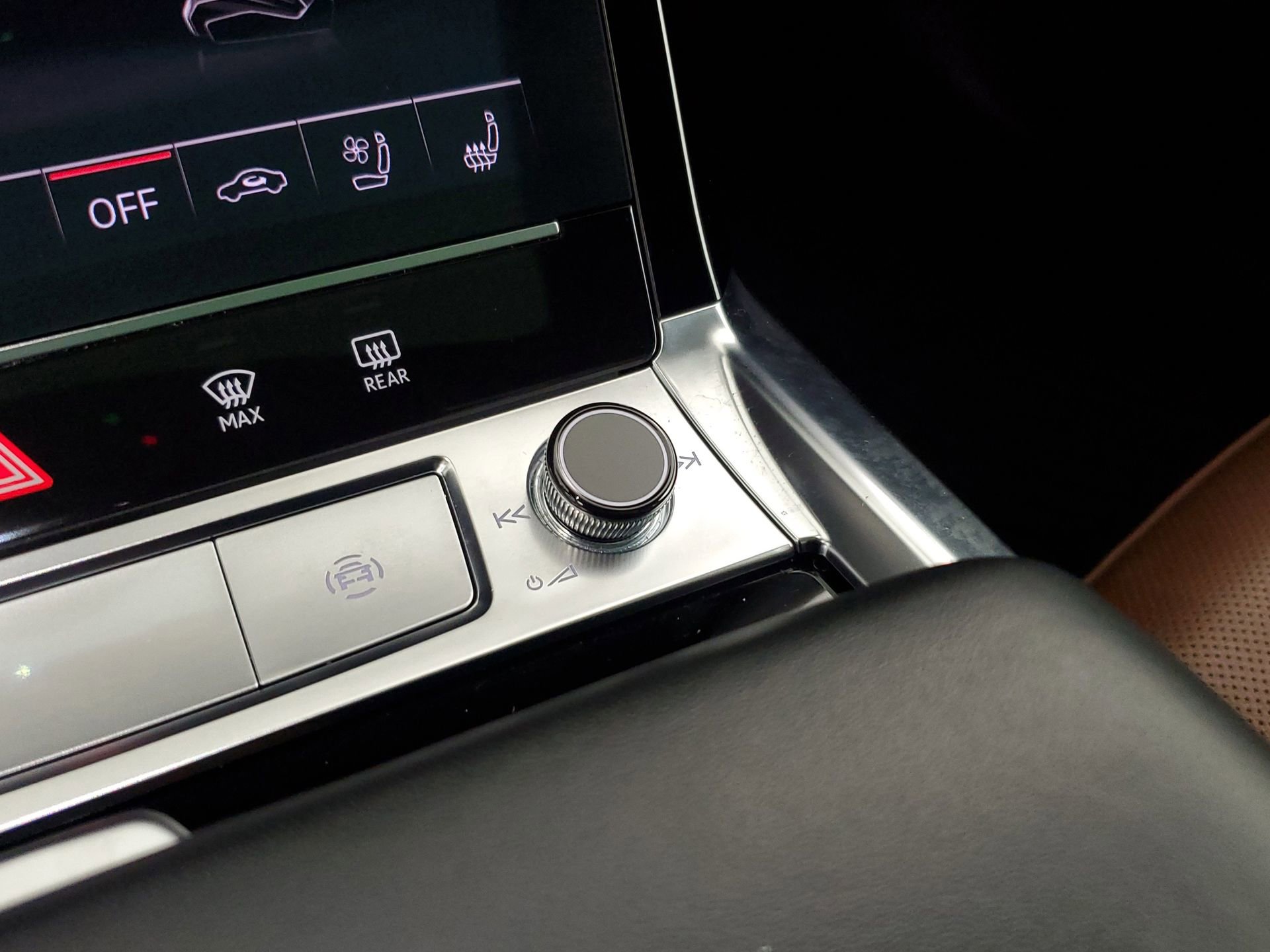 Used 2023 Audi e-tron Premium Plus w/ Premium Plus Package image 45