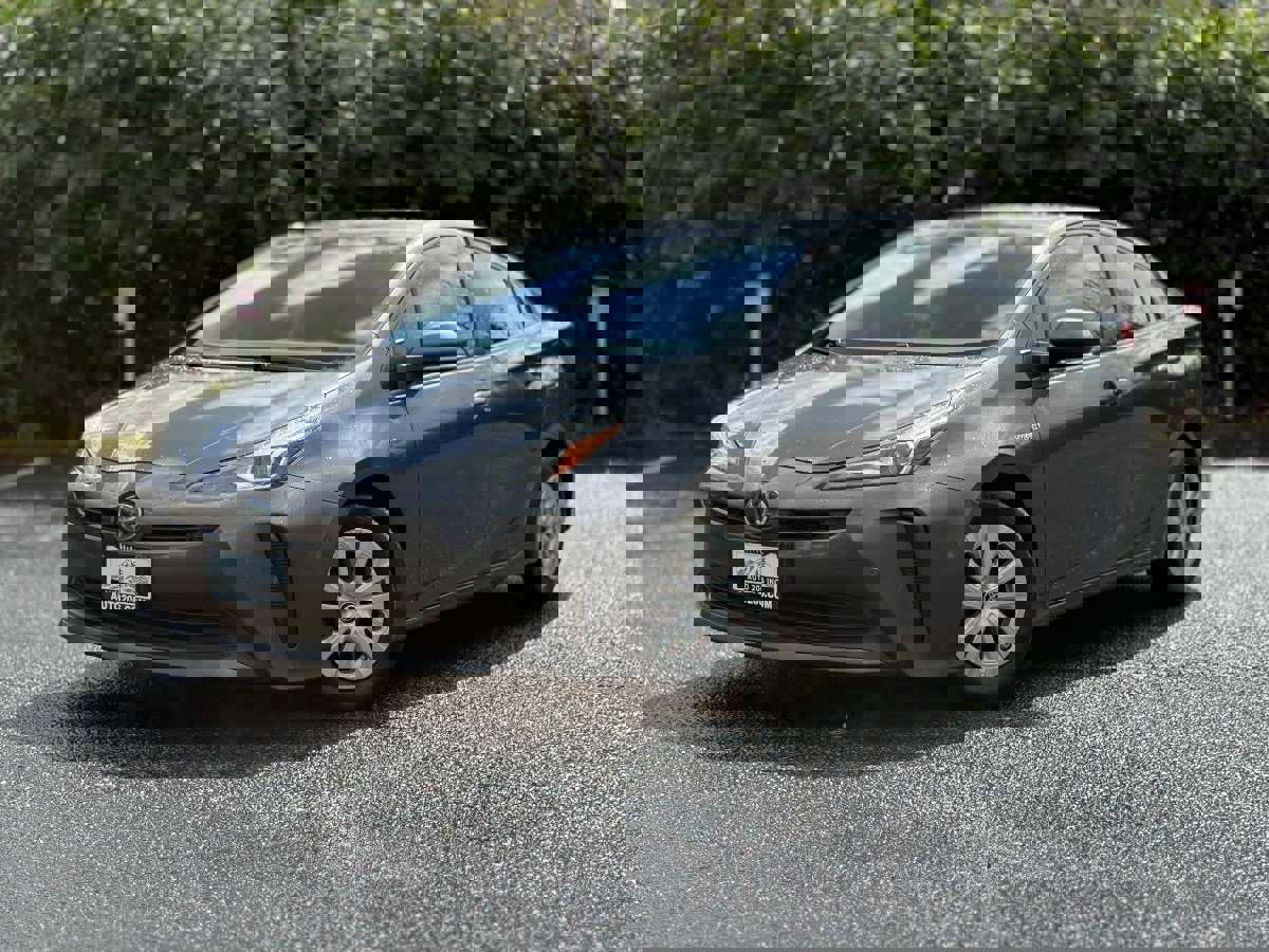 Used 2021 Toyota Prius LE w/ Carpet Mat Package (TMS) FWD image 7