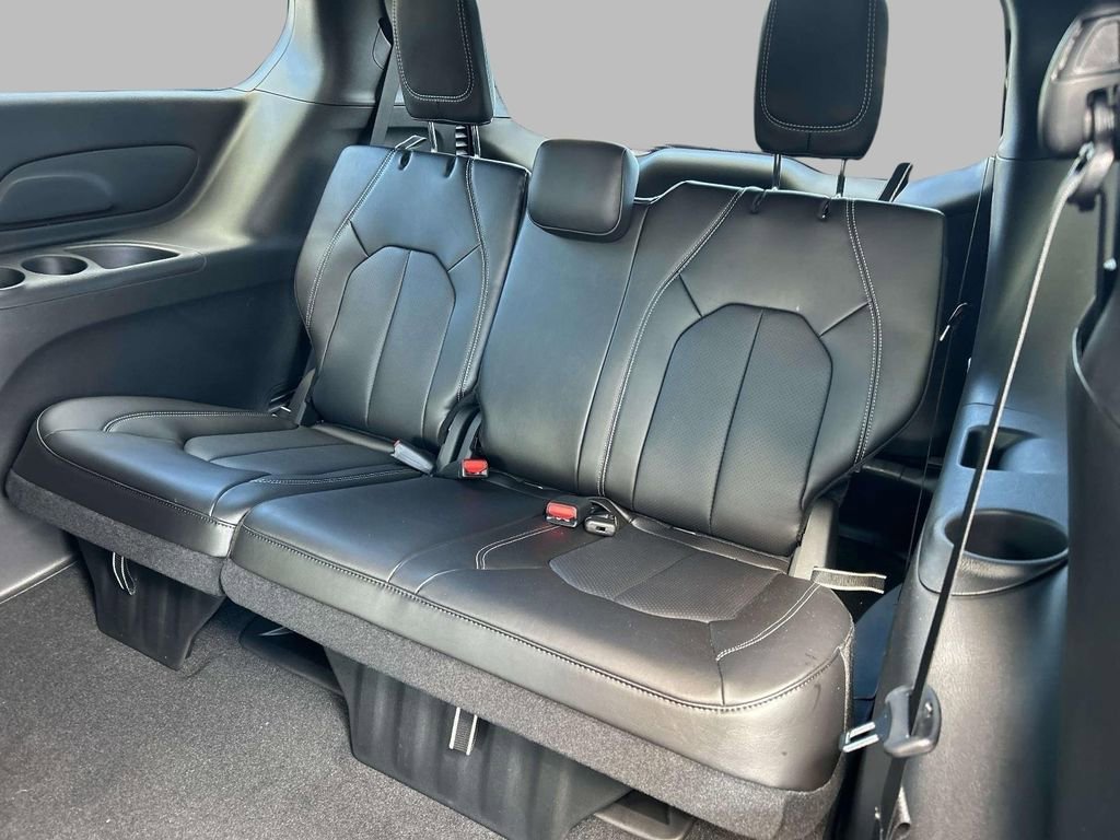 New 2026 Chrysler Pacifica Select AWD/4WD image 6