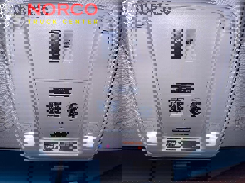 Used 2019 Cadillac Escalade ESV Luxury image 32