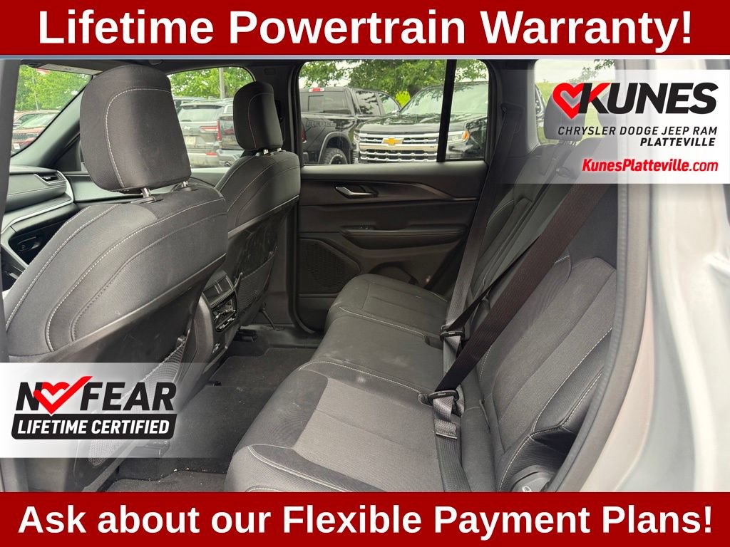 Used 2024 Jeep Grand Cherokee Laredo w/ Trailer Tow Package AWD/4WD image 20