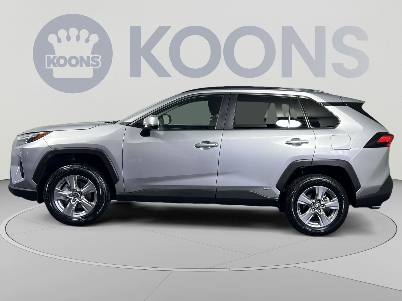 Used 2025 Toyota RAV4 XLE AWD/4WD image 7