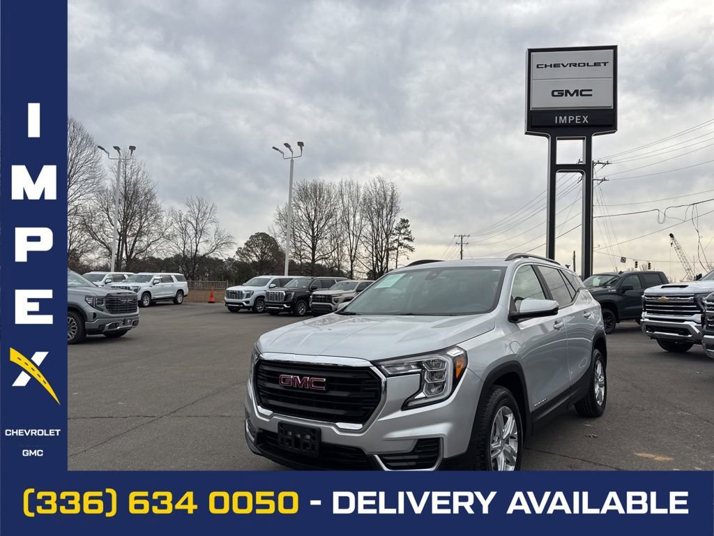 Used 2022 GMC Terrain SLE w/ Driver Convenience Package image 1