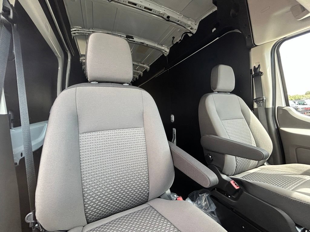 New 2026 Ford Transit 250 148 High Roof w/ Load Area Protection Package RWD image 24