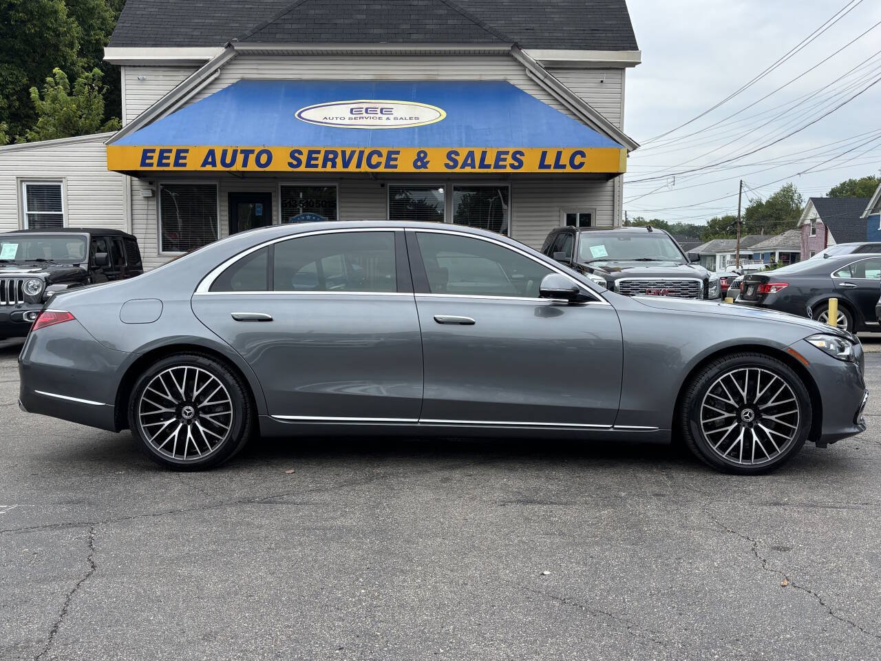 Used 2023 Mercedes-Benz S 500 4MATIC image 1