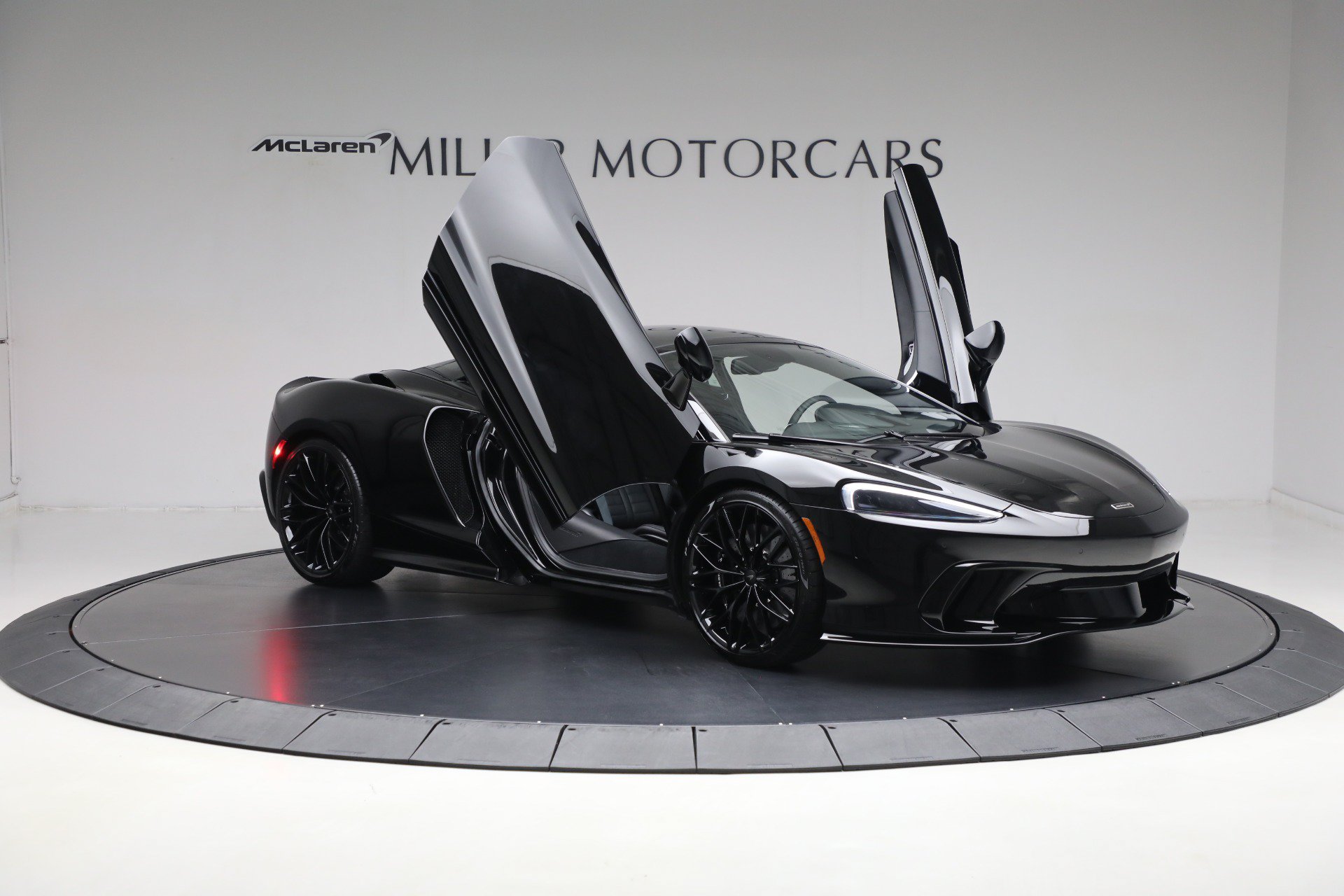 Used 2025 McLaren GTS RWD image 20