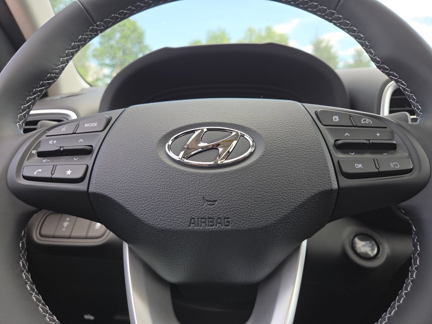 New 2026 Hyundai Venue SEL FWD image 28