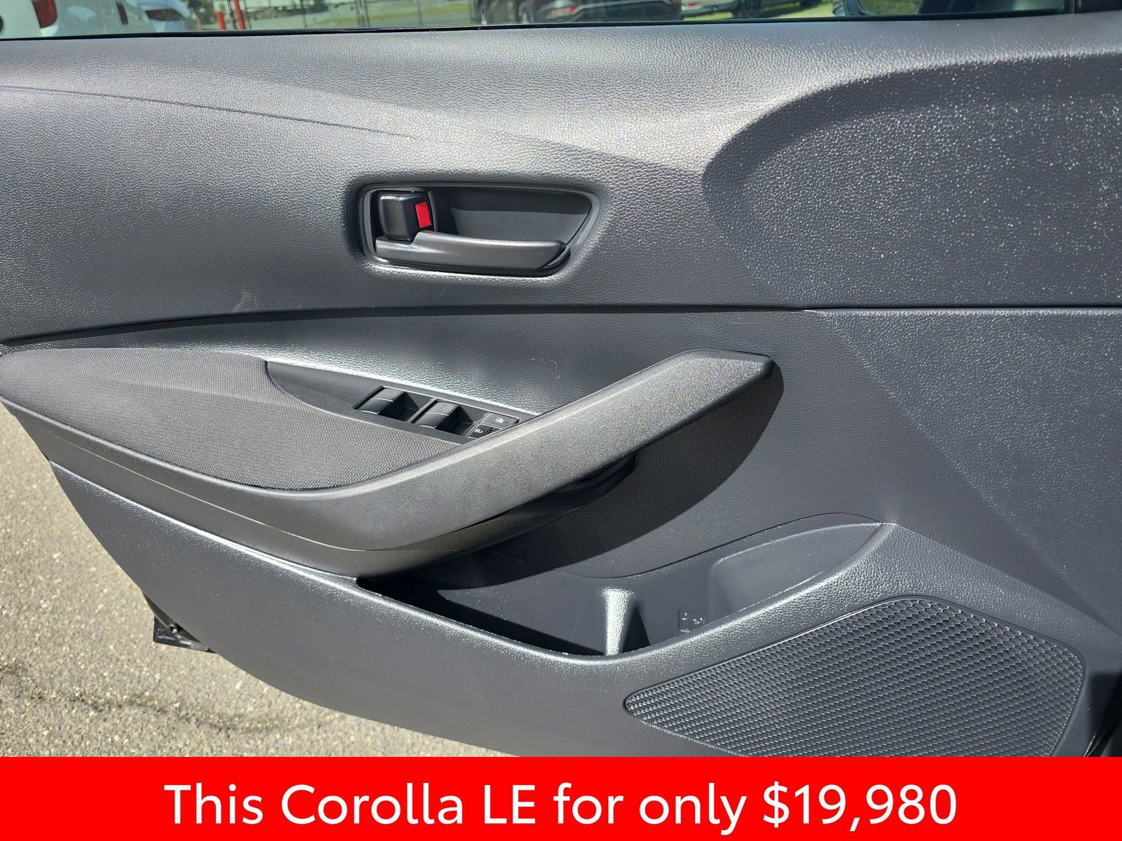 Used 2024 Toyota Corolla LE image 32