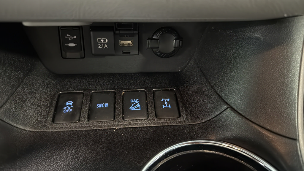 Used 2019 Toyota Highlander XLE AWD/4WD image 29