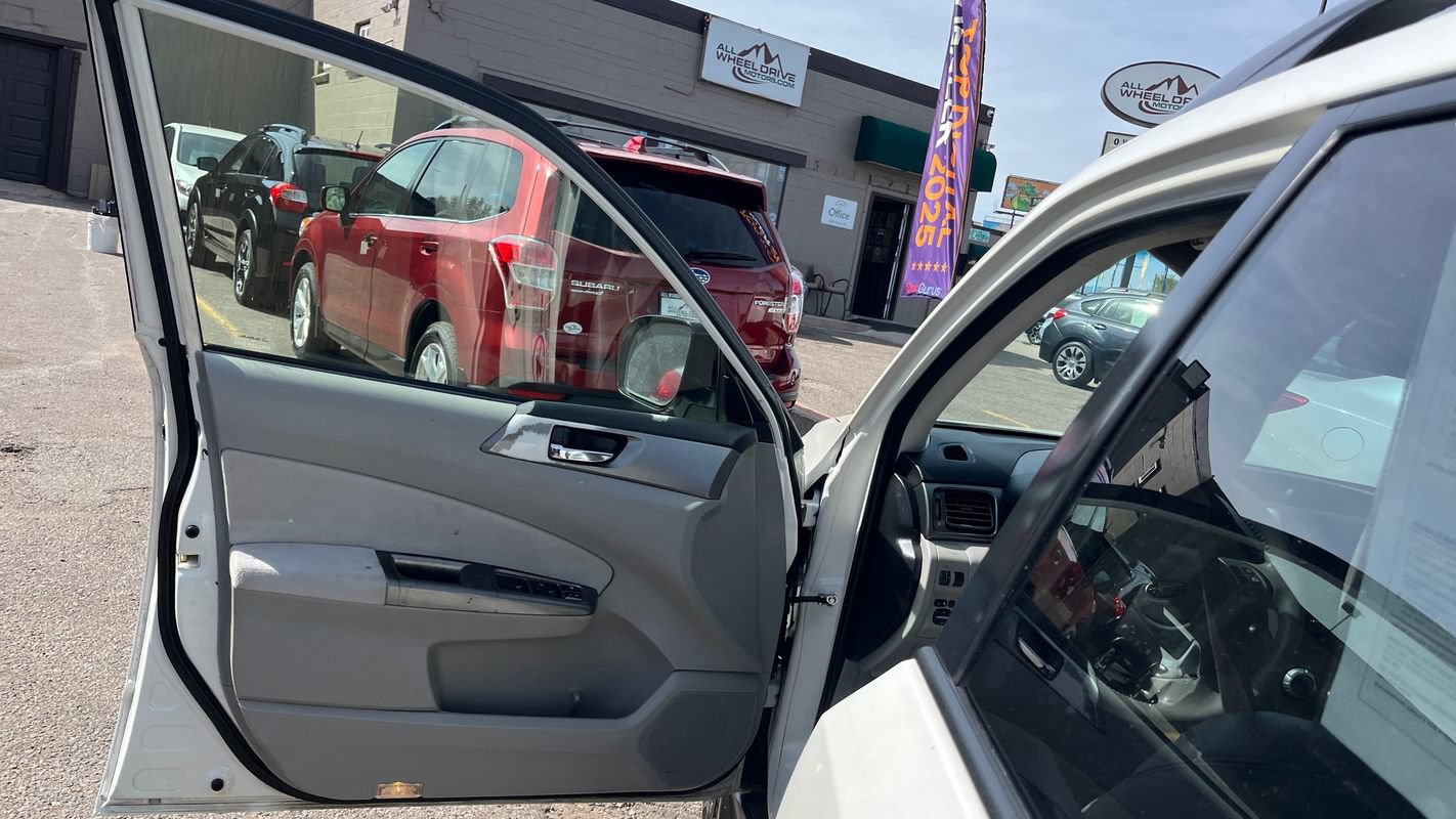 Used 2012 Subaru Forester 2.5X Limited AWD/4WD image 10