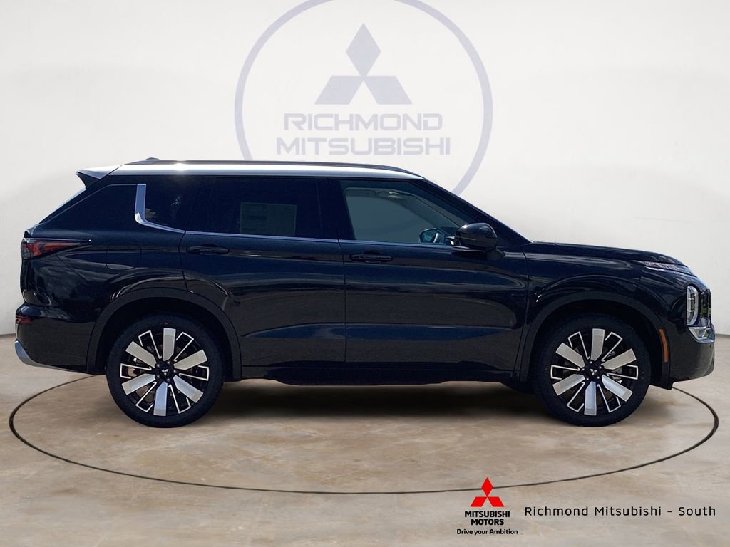 New 2025 Mitsubishi Outlander SEL image 2