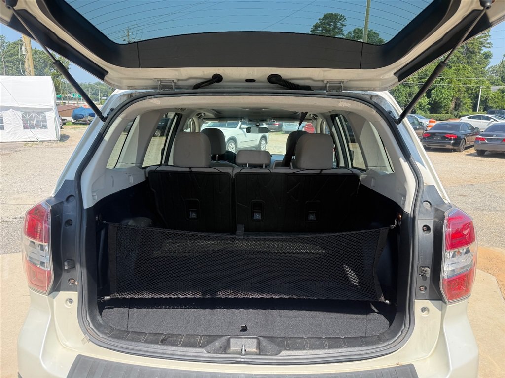 Used 2015 Subaru Forester 2.5i Premium w/ All-Weather Package AWD/4WD image 18